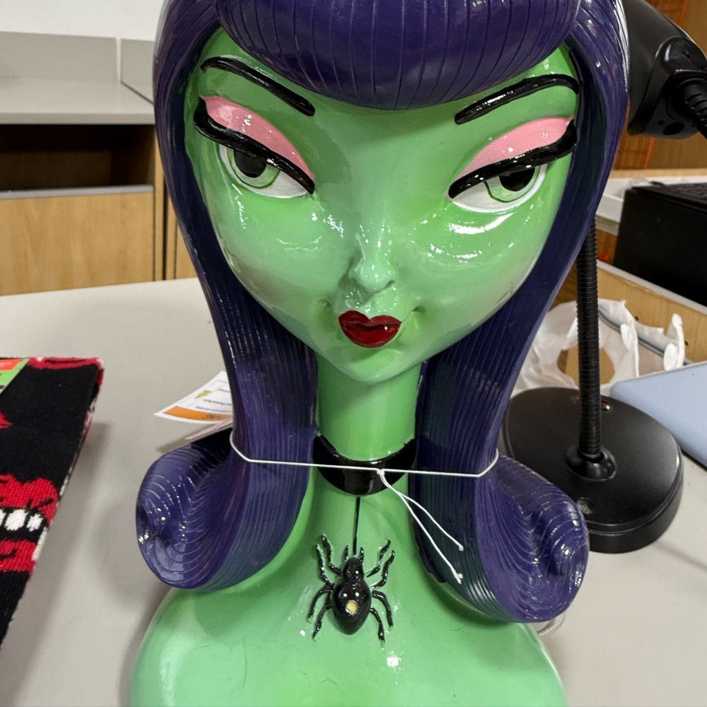 Bella Lux Halloween Bust Green Bride of Frankenstein Purple Hair LED Lighted NEW - Picture 2 of 8